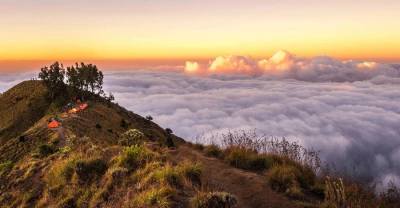 Spectacular Sunrise Trekking at Mount Rinjani - Lombok