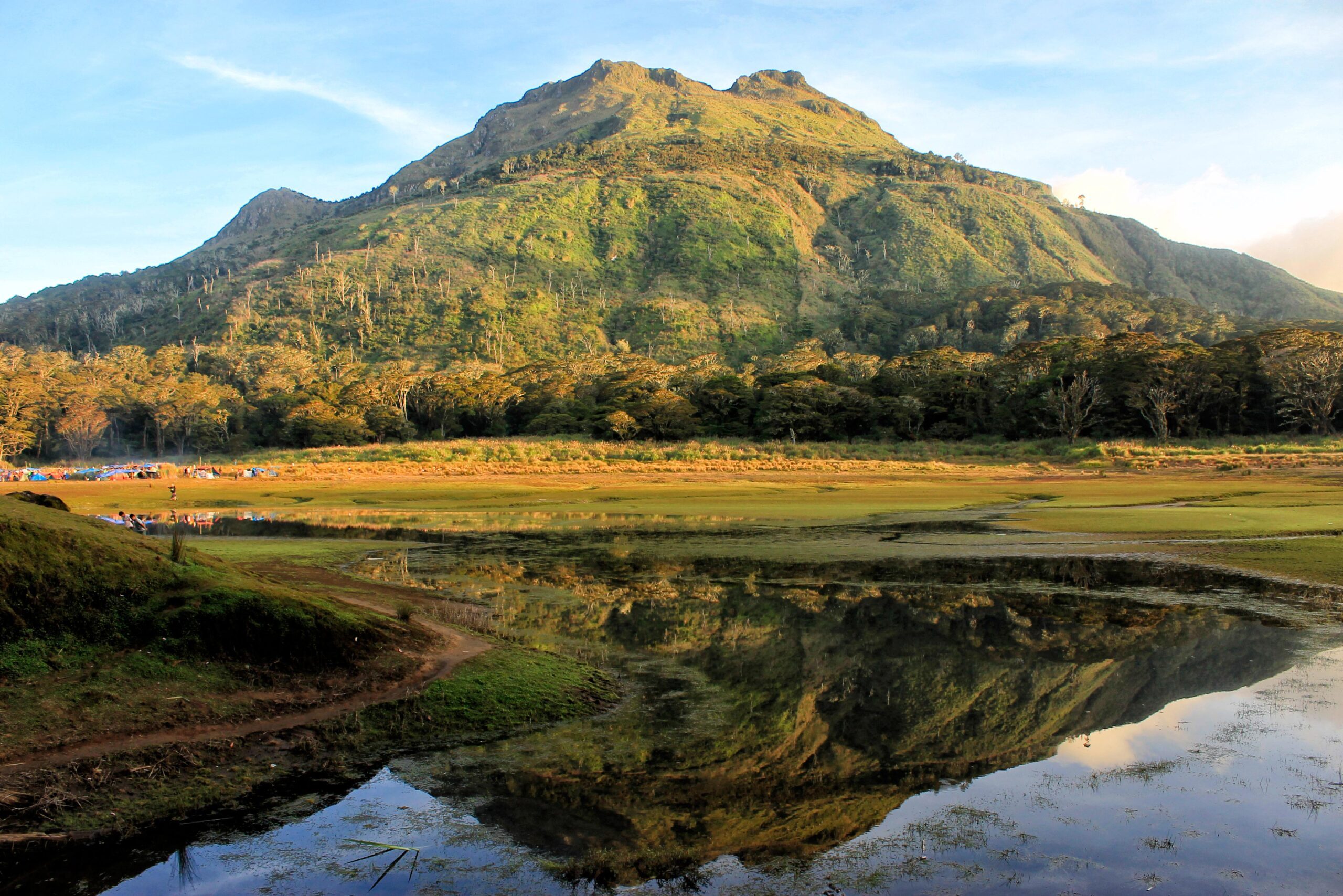 Philippines Highlands to Islands Hiking Adventure Tour