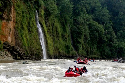 River-Rafting in Progo Atas and a Discovery Borobudur Temple in Yogyakarta