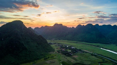 A journey to paradise caves in Phong Nha Ke Bang National Park