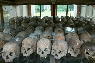 Visit the Tuol Sleng and the Killing Fields